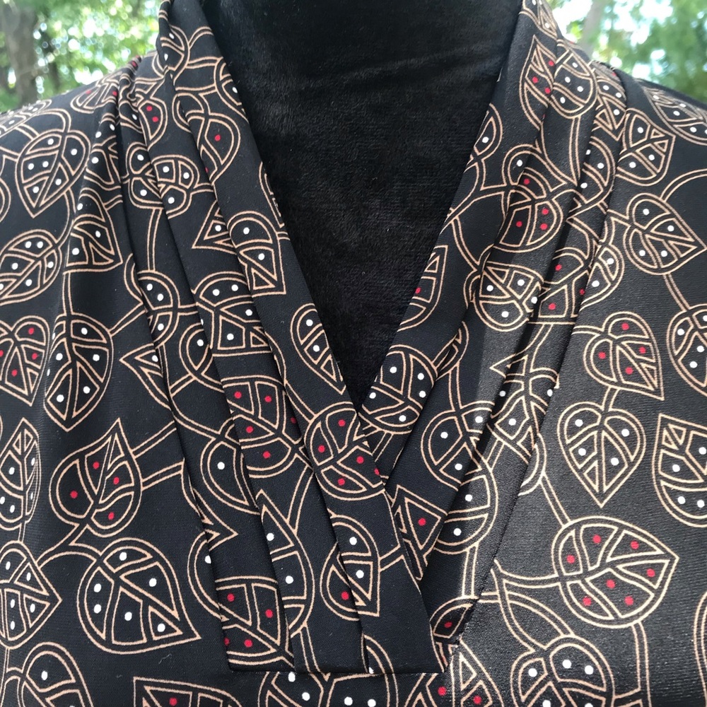 - 🌹 ANNE KLEIN BLOUSE